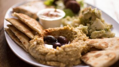 Gather and Feast: Mouthwatering Vegan Meals for Ramadan Celebrations!