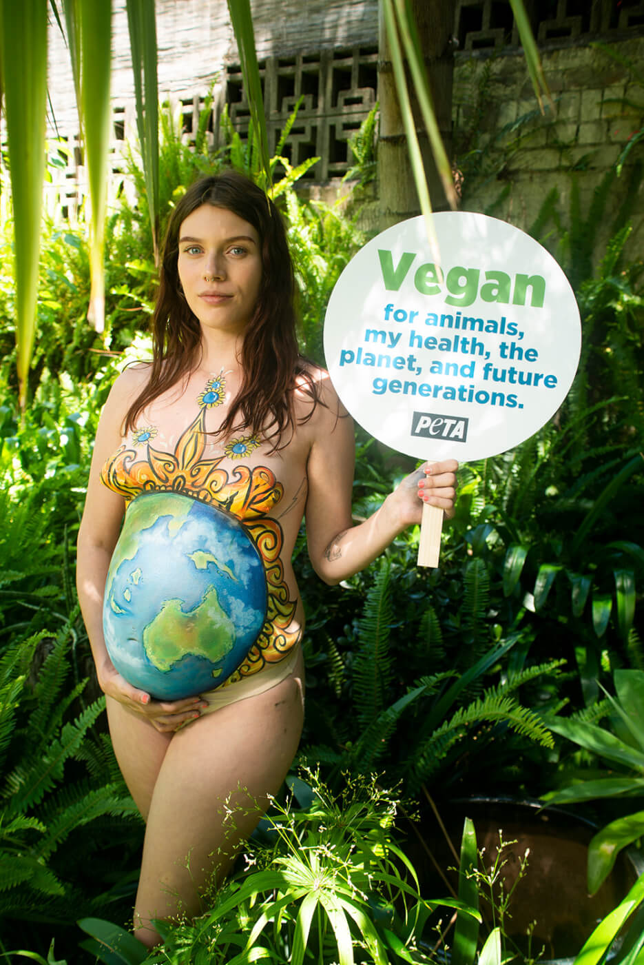 Pregnant PETA Protester Poses in Sydney: The Future Is Vegan!